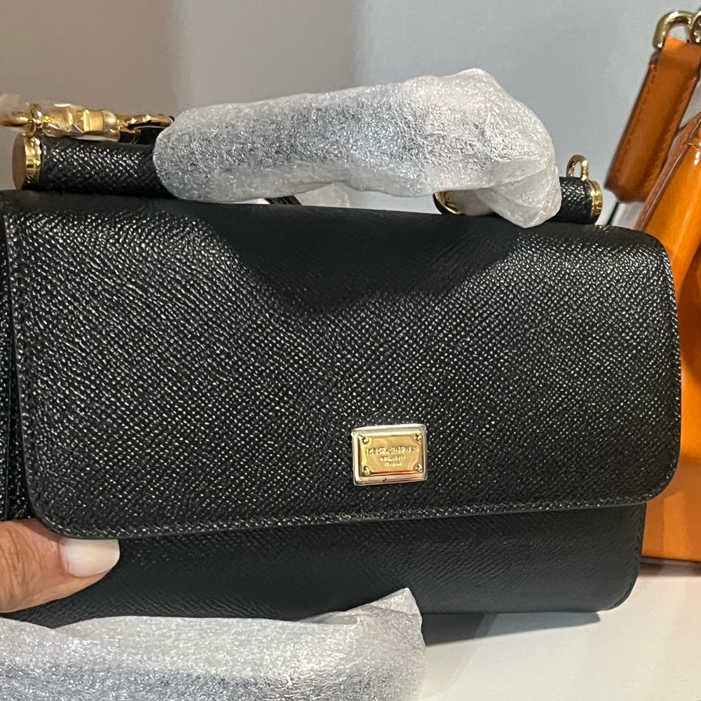 Dolce&Gabbana

Small Sicily Leather Handbag